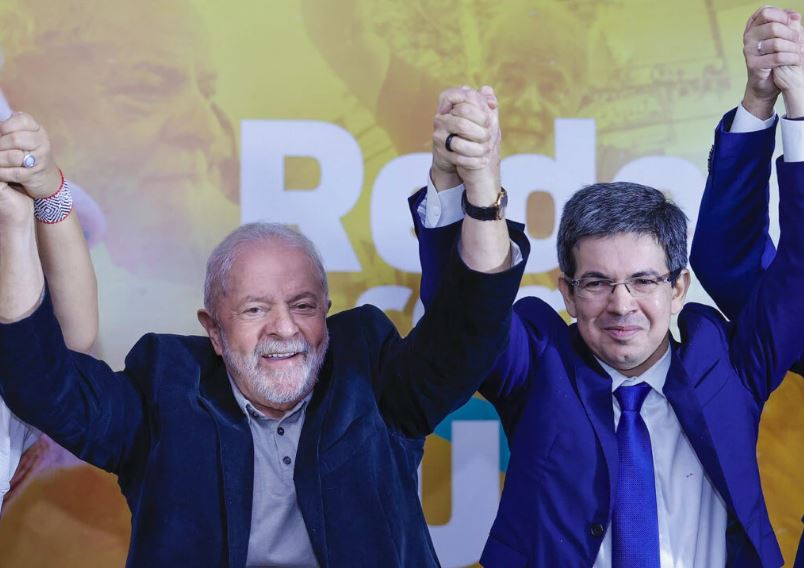 Emenda prevê passagens aéreas semanais para ministros de Lula e do STF