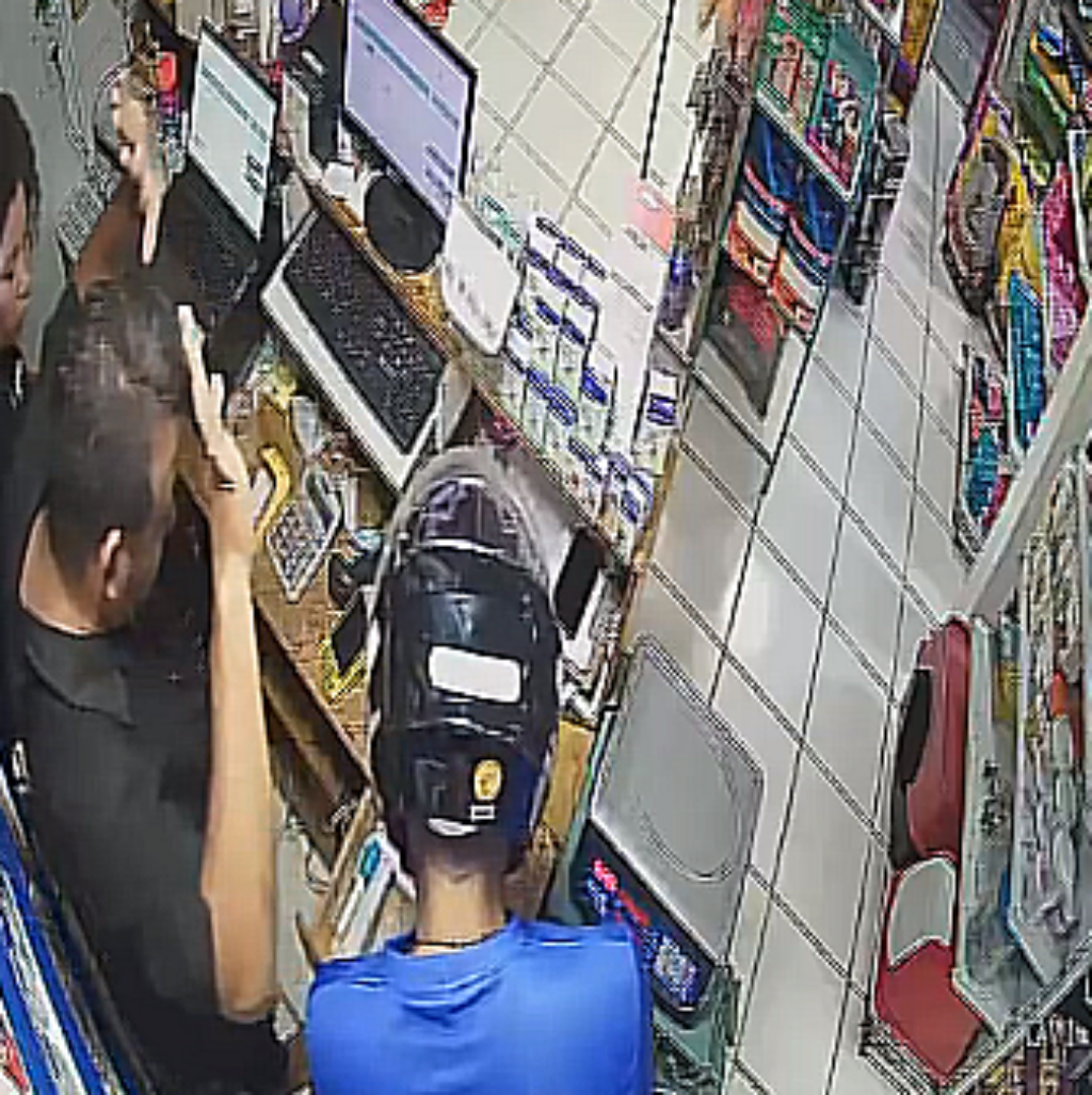 Assaltantes armados roubam dois pet shops do mesmo proprietário na zona sul de Teresina