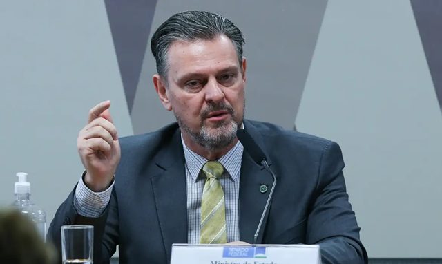 Ministro de Lula vota para derrubar veto ao marco temporal