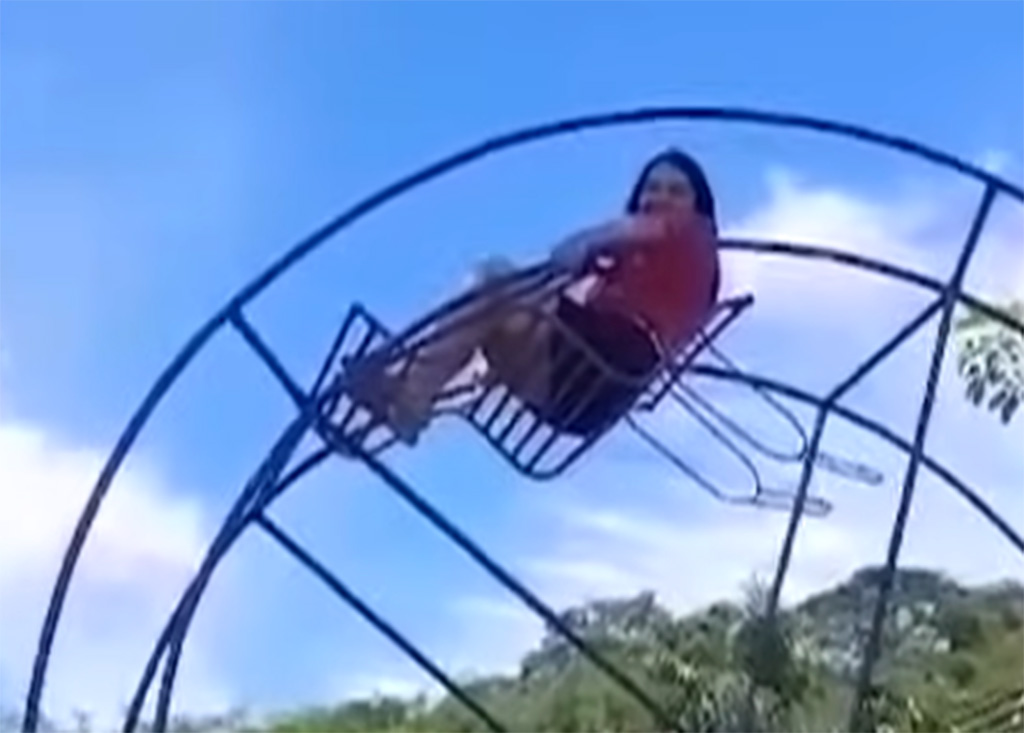 Saiba quem é a mulher que caiu de brinquedo que simula Roda Gigante e como foi; assista o vídeo