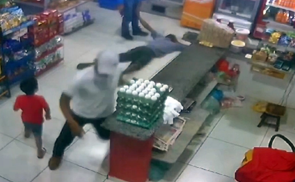 Criminosos que assaltaram pizzaria em Teresina também fizeram arrastão em comércio; assista o vídeo