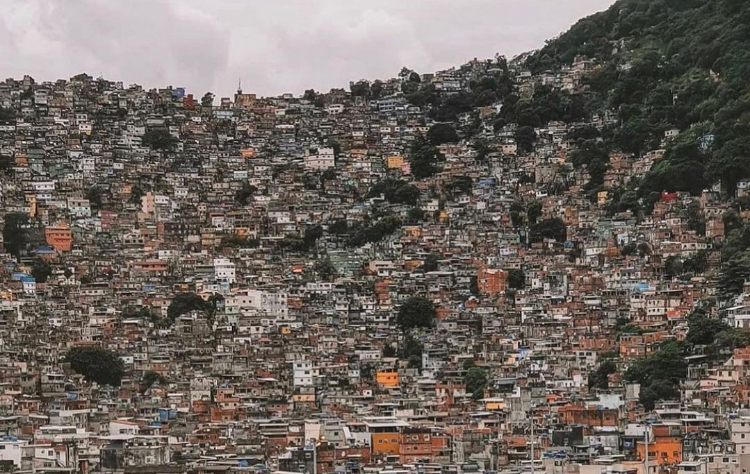 Tráfico na Rocinha tem lucro de R$ 12 mi com extorsões e venda de drogas