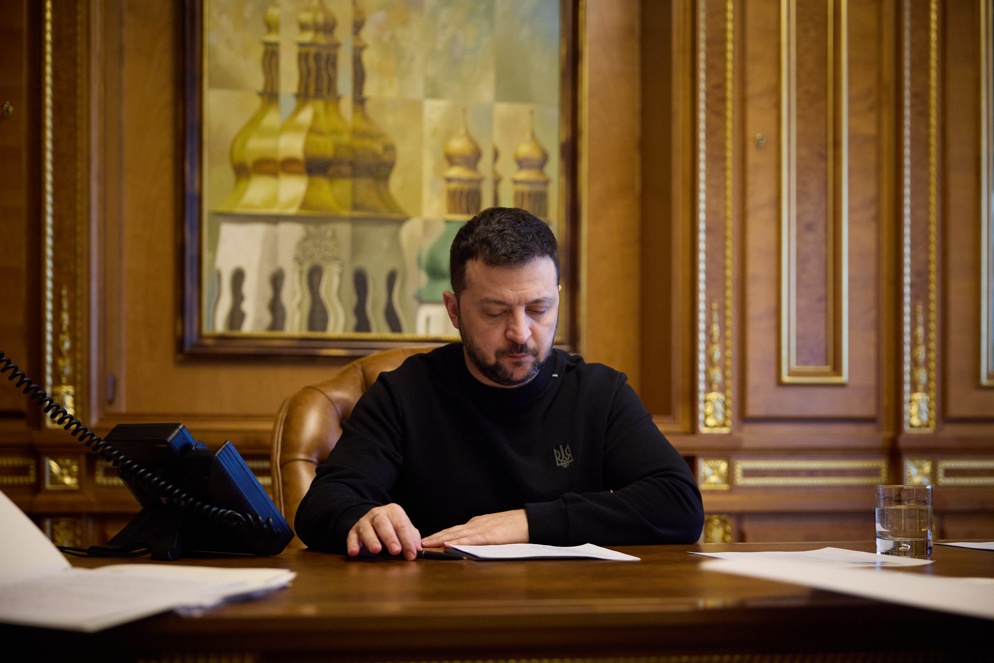 Zelensky pede para chefe das Forças Armadas da Ucrânia entregar o cargo