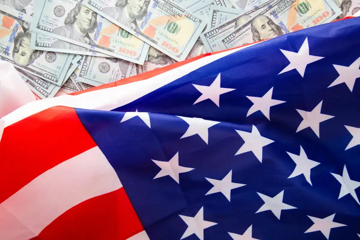 Dívida doméstica total dos EUA avança US$ 212 bi no 4TRI