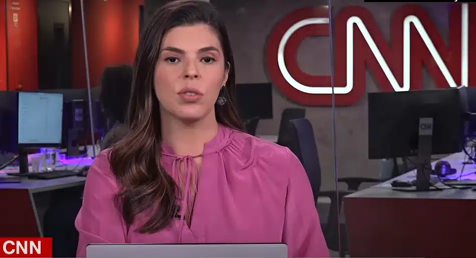Documentário do 8/1 gera pedido de demissão de jornalista da CNN
