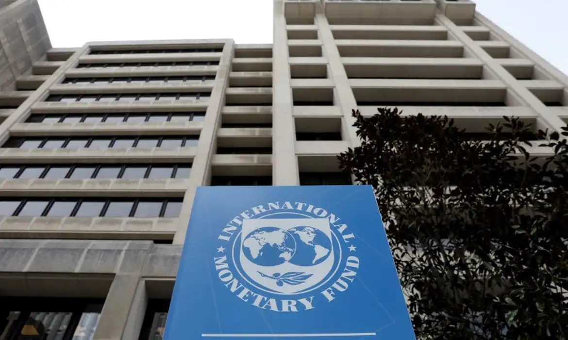 FMI aprova acordo com Argentina e libera empréstimo de US$ 4,7 bilhões