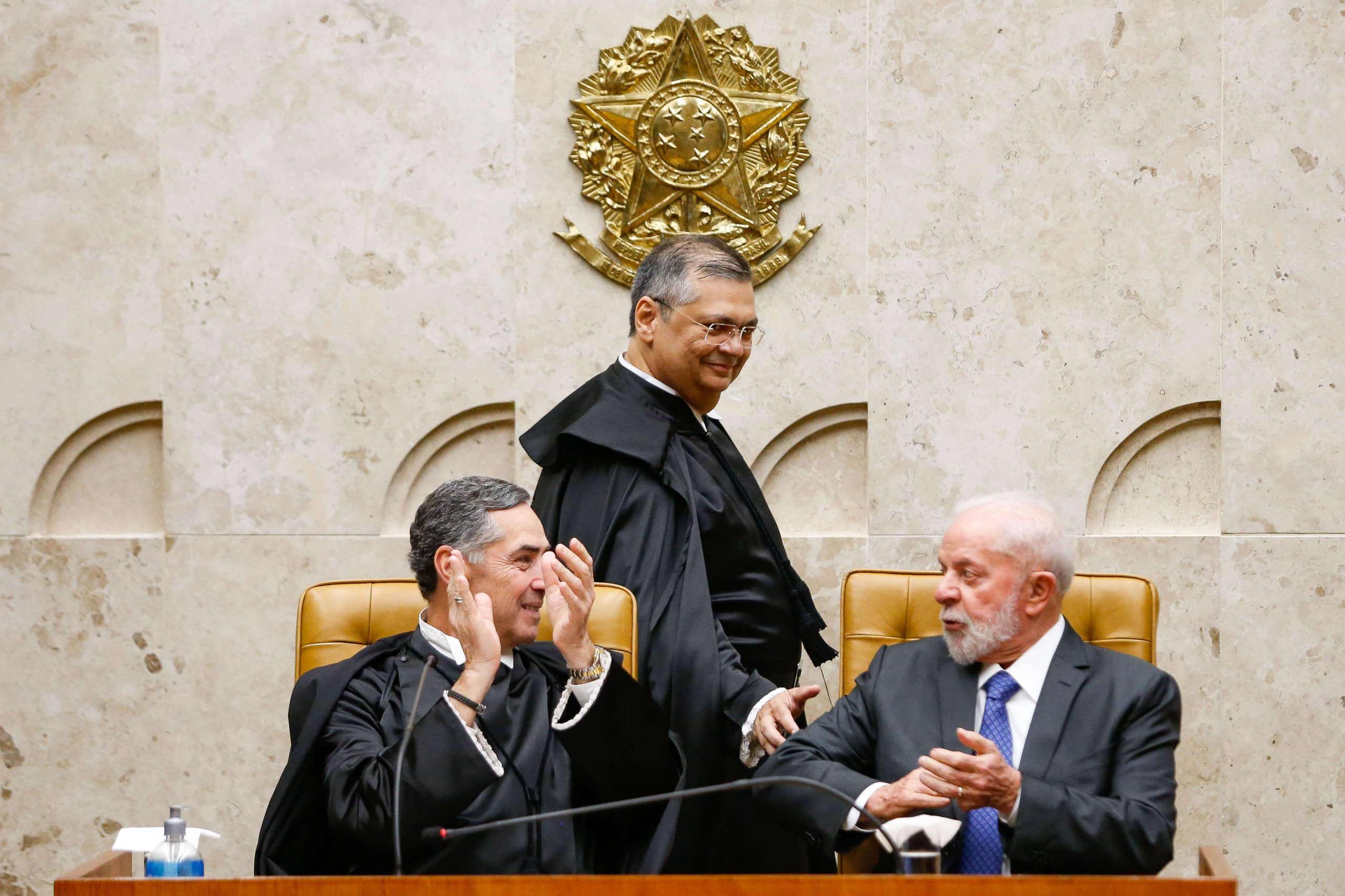 Flávio Dino profere primeira decisão como ministro do STF