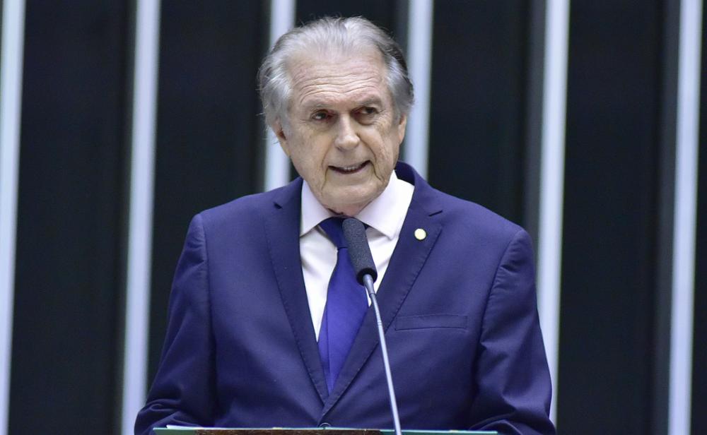 Luciano Bivar adia eleição no União Brasil em meio a atritos