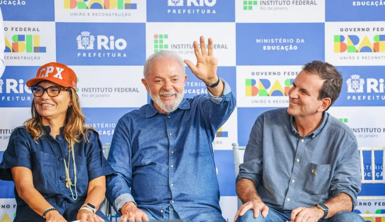 Lula confunde Eduardo Paes com Sérgio Cabral em evento no Rio