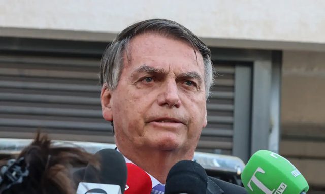 PF intima Bolsonaro a depor sobre plano de 'golpe'