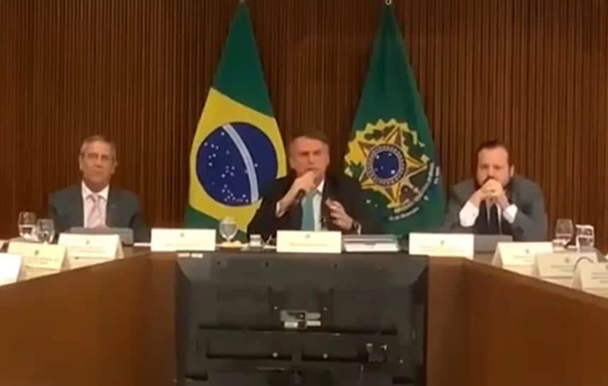 Reunião de Bolsonaro com ministros foi filmada por trás de um vidro, VEJA VÍDEO