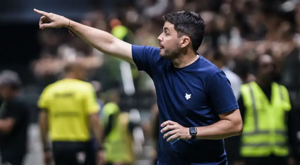 Treinador do Cruzeiro manda recado para Felipão após vitória no clássico; VEJA