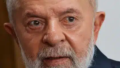 AGORA: Aprovação a Lula cai e desaprovação sobe, diz pesquisa; veja números