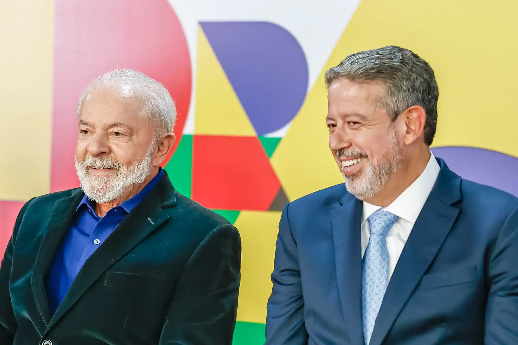 Arthur Lira e Lula selam paz e miram acordos políticos