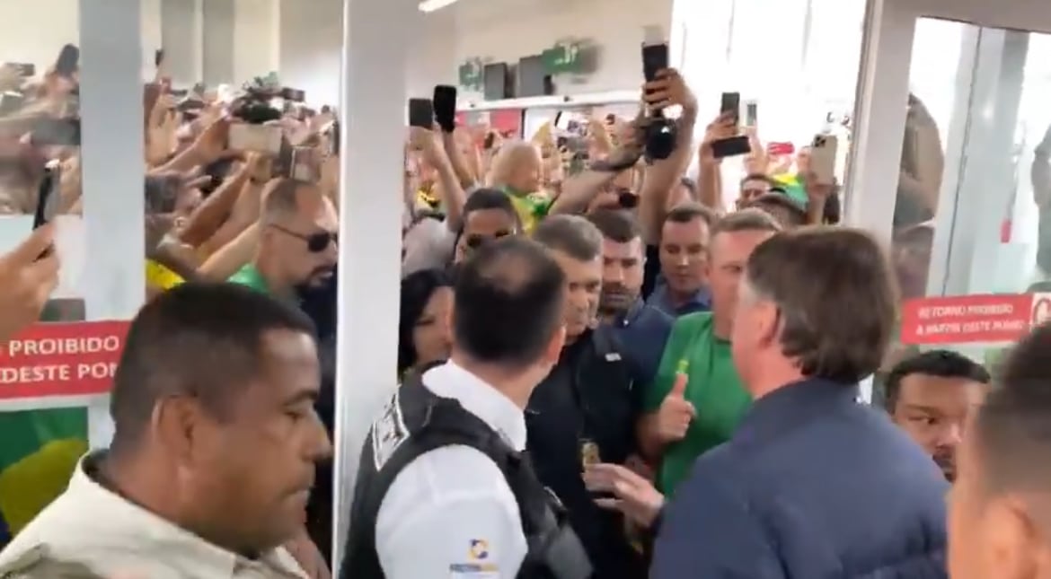 Bolsonaro reúne milhares de apoiadores e vai a evento do agro no RS; VEJA VÍDEOS