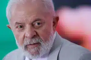Em 15 dias, governo Lula entrega 3 grandes munições para a oposição
