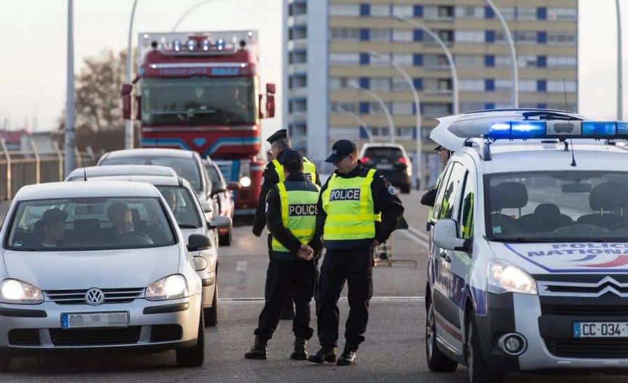 França anuncia alerta máximo para ataques terroristas