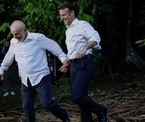 Os presentes inusitados que Macron recebeu de Lula