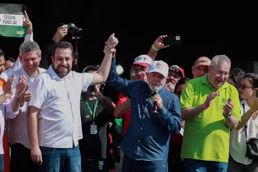 AGORA: Governo Lula apaga das redes transmissão de ato do 1º de maio após pedido de voto de Lula a Boulos