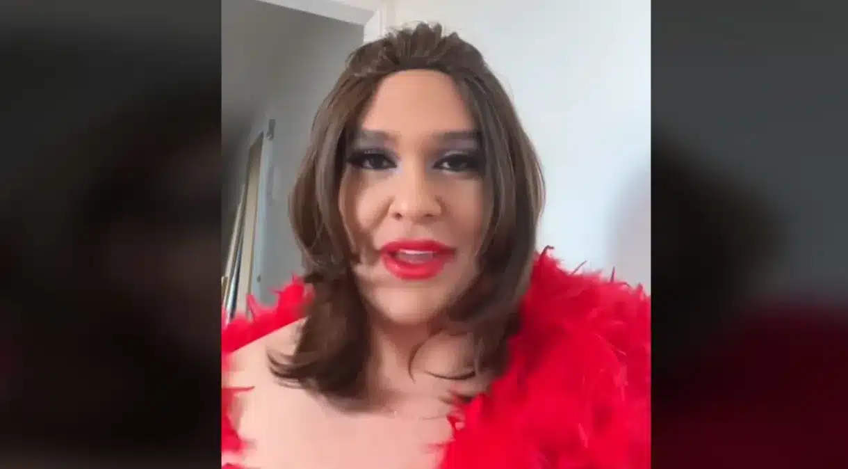 Ex-deputado americano filho de brasileiros aparece como drag queen; VEJA VÍDEO