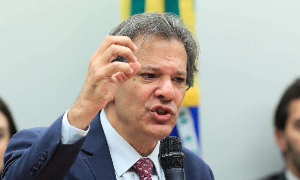 Haddad culpa Bolsonaro por déficit público histórico