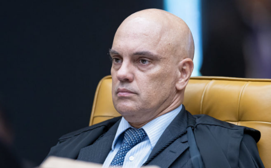 Moraes ordena bloqueio de pensão alimentícia de mãe solteira por 'suposta' participação no 8 de Janeiro