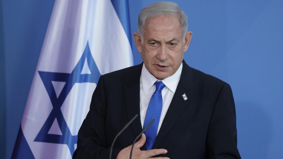 Netanyahu vai se reunir com familiares de reféns mortos