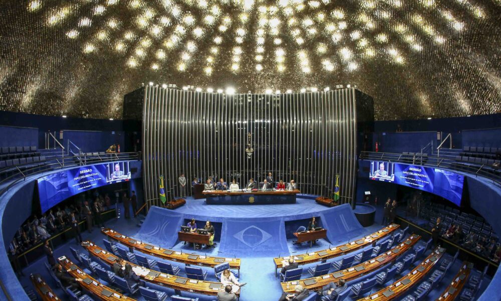 URGENTE: Senado aprova taxação de 20% em compras internacionais até US$50