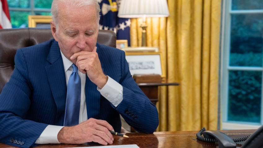 Familiares de Joe Biden pedem que ele não desista das eleições